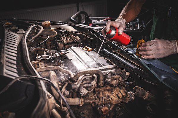 mobile car detailing cairns engine bay cleaning.